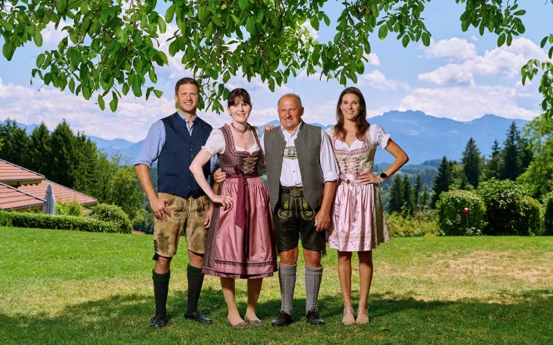 Familie Oberloher am Lamplhof in Oberbayern Alleinlage mit Panoramablick zwischen Chiemsee und Simssee